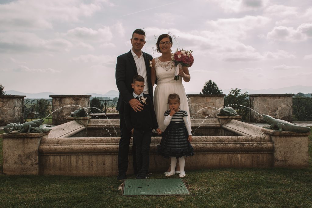 Poročni fotograf – Grad Strmol – poročno fotografiranje