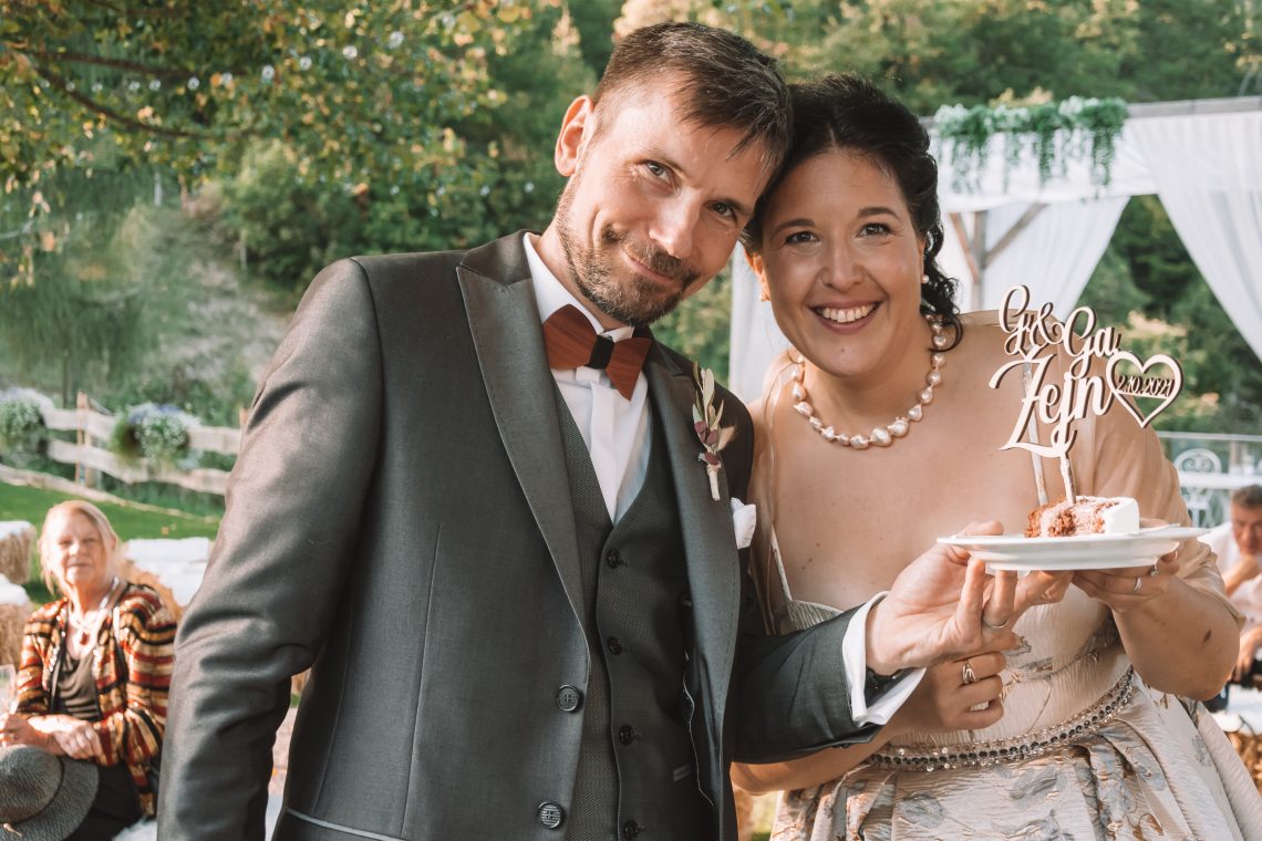 Poročni fotograf - Poročno fotografiranje na Polhograjski graščini ( Polhov Gradec )